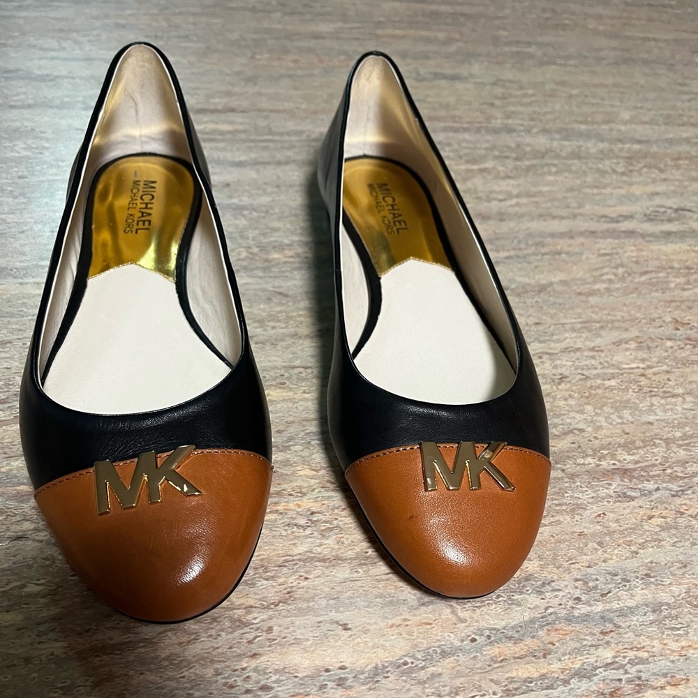 NWOB Michael Kors flat leather shoes - Picture 9 of 16